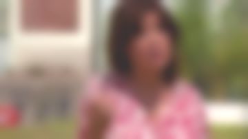 The shirt ecrue flower of Tina Kieffer in Case concluded the 10.09.2019