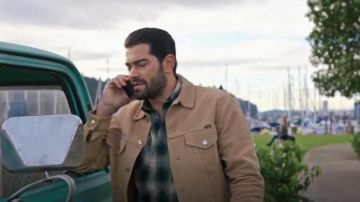 Chaqueta de ante vintage Wrangler usada por Trace Riley (Jesse Metcalfe) en Chesapeake Shores (S04E01)