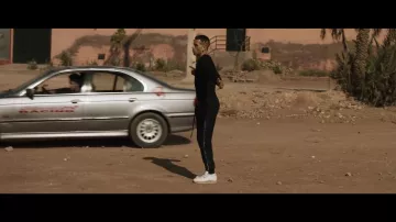 Zapatillas Reebok blancas usadas por Mahmood en Mahmood - Barrio