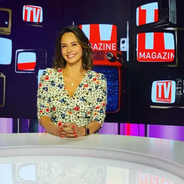 La blouse à fleurs de Julia Vignali sur le compte Instagram de @juliavignali