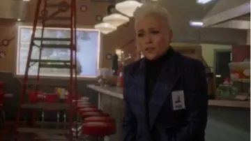 Ralph Lauren Navy Pinstripe Blazer porté par Christine Elise (Christine Elise McCarthy) dans BH90210 (S01E05)