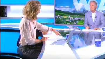 Le pantalon slim noir de Caroline Delage dans William à midi le 11.09.2019
