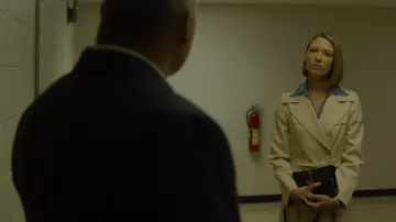Wendy Carr's (Anna Torv) Abrigo beige en Mindhunter (S02E03)