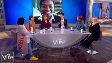Notes du Nord Mercy Snake-Goresed Leather Dress portée par Abby Huntsman dans l'émission The View 10 de septiembre de 2019
