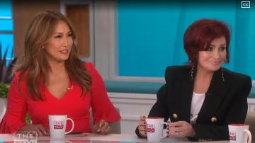 Balmain Button-embellished printed cotton-jersey tank portée par Sharon Osbourne dans l'émission The Talk 9 de septiembre de 2019