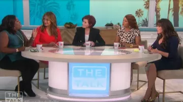 Alice + Olivia Nat Embellished Short-Sleeve Dress portée par Eve dans l'émission The Talk SEPTEMBER 9, 2019