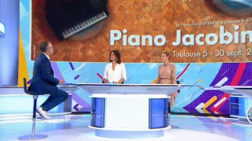 The printed dress of Laura Tenoudji in Télématin