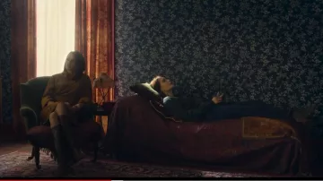 Les bottines vertes de Mélanie (Ana Girardot) dans Deux moi