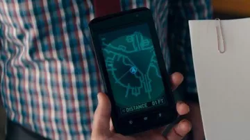 Dell Streak Cell Phone used by Brandt (Jeremy Renner) in Mission: Impossible - Ghost Protocol