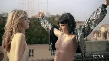 The bombers lustrous silvery-Ludovica (Alice Pagani) in Baby (S02)