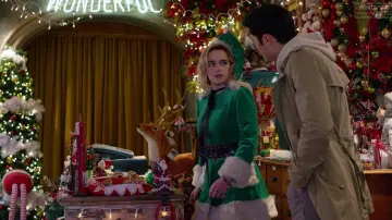 Le déguisement de lutin de Emilia Clarke dans LAST CHRISTMAS Trailer (2019)