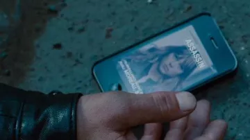 Apple iPhone used by Hanaway (Josh Holloway) in Mission: Impossible - Ghost Protocol