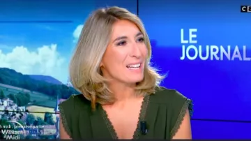 La combinaison kaki liserés de dentelle au niveau des manches et du col de Caroline Delage dans William à midi le 12.09.2019