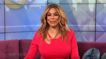 Robe moulante rose portée par Wendy Williams dans l'émission The Wendy Williams Show SEPTEMBER 11, 2019