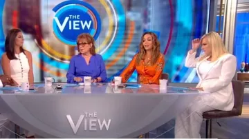 Equipment harmon wrap dress portée par Sunny Hostin dans l'émission The View septiembre 3, 2019
