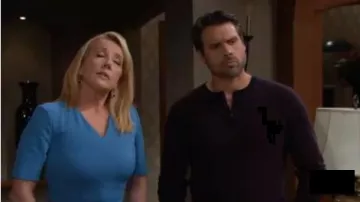 Patron robe bleue portée par Nikki Reed Newman (Melody Thomas Scott) comme on le voit sur les Jeunes et Les Agités du 12 septembre 2019