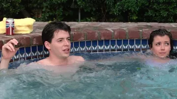 Pepsi Cola drank by Ferris Bueller (Matthew Broderick) in Ferris Bueller's Day Off