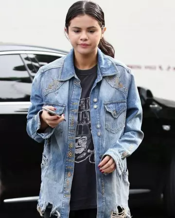 Vintage Raiders d'Oakland t-Shirt porté par Selena Gomez sur Instagram account @amandaeliza49