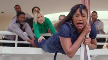 Combi en jean porté par Tiffany Haddish Comme un Boss