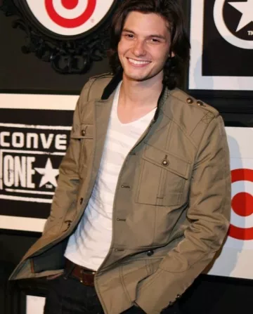 Cotton Jacket of Ben Barnes on the Instagram account @topcelebsjackets