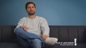 Zapatilla adidas blanca continental 80 usada en Flip It Like Disick Temporada 1 Episodio 5 Él mismo (Scott Disick) Flip It Like Disick (S01E05)