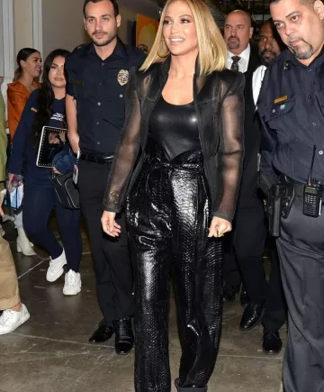 Fendi Maille haut à manches Longues portés par Jennifer Lopez en Floride, le 13 septembre 2019