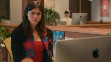 Apple iMac used by Emma Corrigan (Alexandra Daddario) in Can You Keep a Secret?