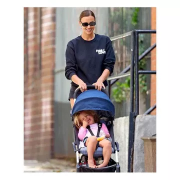 Babyzen Yoyo+ Stroller worn by Irina Shayk New York City September 13, 2019