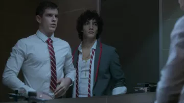 Necklaces worn by Valerio (Half-brother of Lu) (Jorge López) in Elite (S02)