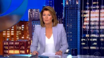 Alexander McQueen équipée rabat-poche de la laine, de la soie blazer porté par Norah O'Donnell sur CBS, Ce Matin du 13 SEPTEMBRE 2019