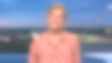 La camisa de seda impresa de Anne-Sophie Lapix en Journal de 20h de France 2