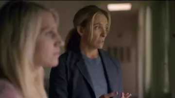 Madewell blue crew neck tee worn by Grace Rasmussen (Toni Collette) in Unbelievable Season 1 Episode 5