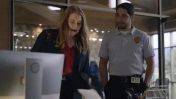 Express orange portofino shirt porté par une Incroyable Saison 1 Épisode 8 Karen Duvall (Merritt Wever) Incroyable (S01E08)