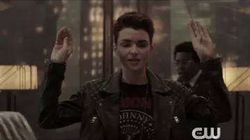 Veste en cuire noir biker de Batwoman (Ruby Rose) dans Batwoman (S01)