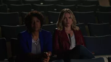 Iro Slim Fit Perfecto porté par Bree O'Brien (Emilie Ullerup) à Chesapeake Shores Saison 4 Épisode 4