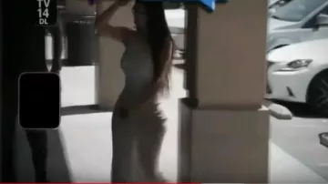 Rick owens lirios falda midi de punto usada por (Kim Kardashian) en Keeping Up with the Kardashians Temporada 17 Episodio1