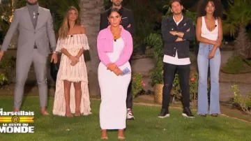 Chaqueta corta de mezclilla rosa de Milla Jasmine en Les Marseillais vs el resto del mundo 4 Episodio 5