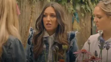 Elan Bleu Denim Ruffle l'Épaule de la Veste portée par Maeva d'Ascanio de Made in Chelsea la Saison 18, Épisode 3