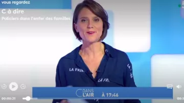 La camisa azul marino La Frime ModeTrotter de Mélanie Taravant en C à dire le 18.09.2019