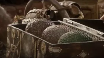 Oeufs de dragon de Daenerys Targaryen (Emilia Clarke) dans Game of Thrones (S01E02)