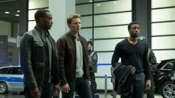 Chaqueta de cuero de Steve Rogers / Capitán América (Chris Evans) en Capitán América: Civil War