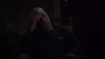 Carhartt Navy Workwear Long Sleeve Pocket T Shirt worn by Beau Bennett (Sam Elliott) in The Ranch Season 4 Episode 4
