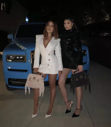 Polo noir à paillettes robe courte porté par Kylie Jenner Instagram Pic le 18 septembre 2019