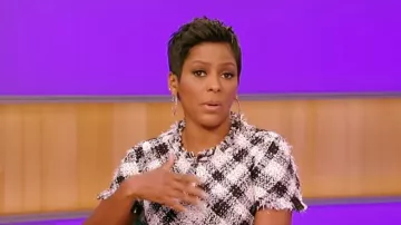 Alexander Mcqueen revisó el vestido de tweed usado por Tamron Hall en Tamron Hall Show 18 de septiembre de 2019