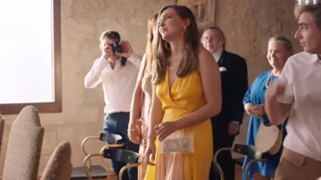 Robe jaune porté par Jessica moreno (garance teillet) dans Demain nous appartient