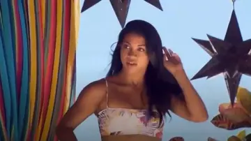 L*Space White Leaf Print Bikini Top usado por Katie Morton en Bachelor in Paradise Temporada 6 Episodio 12