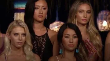 Shein Écharpe Rose Imprimer Halter Robe Maxi porté par la Bri Barnes en Bachelor dans le Paradis Saison 6 Épisode 12
