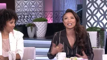 Self Portrait Tailoring Stripe Jumpsuit usado por Jeannie Mai en The Real septiembre 16, 2019