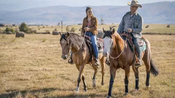 Chaqueta de cuero marrón usada por Gabrielle (Yvette Monreal) en Rambo: Last Blood