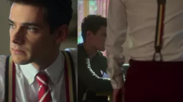 Button hole suspender of Polo (Álvaro Rico) in Elite (S02E07)